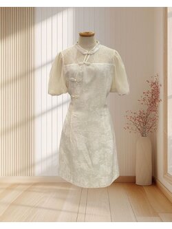 เดรสสั้นสีขาว กี่เภ้าผ้าลูกไม้ ปักเลื่อม ไซส์ L