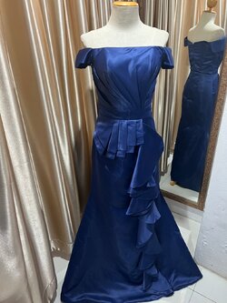 (PRE-LOVED) ราตรียาวปาดไหล่เอวระบาย M