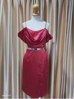 (PRE-LOVED) ราตรีสั้นสายเดี่ยว คอถ่วง3ชั้น ระบายอ้อมแขน เครปซาติน M