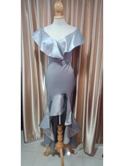 (PRE-LOVED) ยาวเทาปาดไหล่ผ้ายืดหน้าสั้นหลังยาว(S)