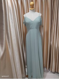 (PRE-LOVED) ชุดราตรียาวสายเดี่ยวชีฟองโอบแขน สีเขียว L