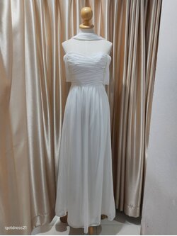 (PRE-LOVED) ราตรียาวสีขาว เกาะอกผ้าชีฟอง พร้อมผ้าพันตกแต่งได้อินฟินิตี้ ไซส์ S