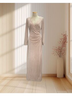 ราตรียาว สีชมพู แขนยาว จับจีบช่วงเอว ผ้ากลิตเตอร์ ไซส์ L