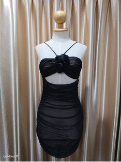 เดรสสีดำ S