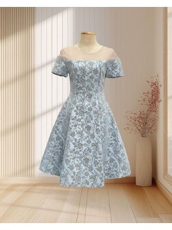 (PRE-LOVED) ราตรีสั้นสีฟ้า พิมพ์ลายฉลุดอกไม้ กระโปรงบาน คอซีทรู ไซส์ S