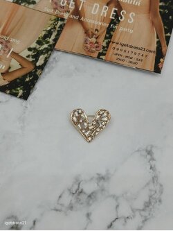 เข็มกลัดหัวใจเล็กทอง