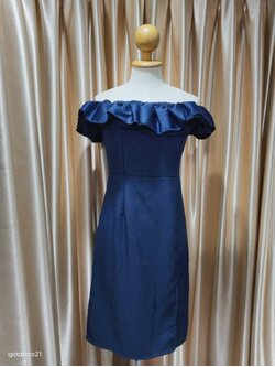 (PRE-LOVED) ชุดเดรสสั้นปาดไหล่ระบาย สีกรม S