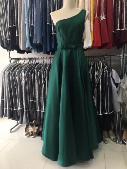 (PRE-LOVED) ราตรียาวไหล่เดี่ยวสีเขียวเข้มทรงเจ้าหญิง (S)