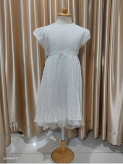 ชุดเด็กสีขาว ผูกโบว์หลัง