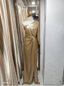 ยาวสีทองไหล่เบี่ยงแขนยาวข้างเดียว (M) มือ2