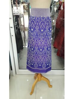 ผ้าถุงมัดหมี่ทอสีม่วง