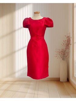 (PRE-LOVED)ราตรีสั้นสีแดง ผ้าไหมเทียม แขนพอง แต่งเข็มขัด ไซส์ M