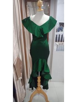 (PRE-LOVED) ชุดยาวปาดไหล่ผ้าไหมเทียม ไซส์S หน้าสั้นหลังยาว