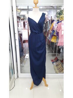 (PRE-LOVED) ยาวกรมสายเดี่ยวแขนกุด (M)