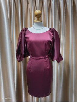 (PRE-LOVED) ชุดราตรีสั้นมีแขนสีแดง M