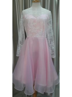 ชุดราตรีสั้นสีชมพูเเขนผ้าลูกไม้กระโปรงผ้าเเก้ว Size : M