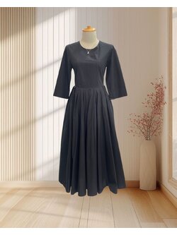 เดรสยาวสีดำ แขนยาว กระโปรงบาน ไซส์ L