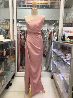 ราตรียาวสีชมพูไหล่เฉียงผ้าซาร่า (S)