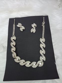 เซ็ตสร้อยเพชร