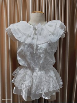 เสื้อลูกไม้สีขาวโบว์ 38