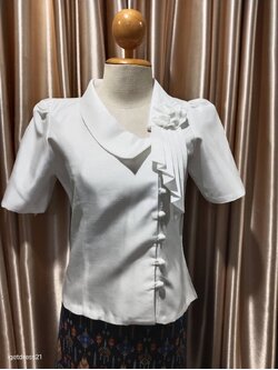 เสื้อผ้าไหมลาวสีขาว34