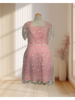 เดรสสั้นสีชมพู ผ้ามุ้งแขนสั้น ปักลายดอกไม้ทั้งตัว ไซส์ 2XL