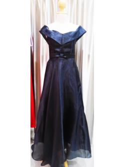 (PRE-LOVED) ราตรียาวสีดำปาดไหล่ผ้าแก้วนิ่ม(ฟรีไซส์) มือ2