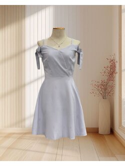 (PRE-LOVED) ราตรีสั้นสีเทา สายเดี่ยว ผูกโบว์แขน กระโปรงบาน ไซส์ XS