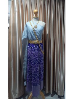 ชุดไทยสไบเทา