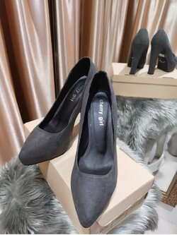 รองเท้าสีเทากำมะหยี่ 36