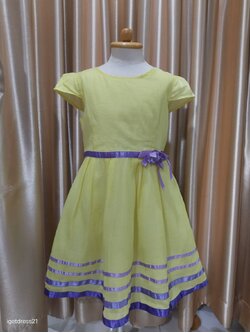 ชุดเด็กสีเหลือง เอวริบบิ้นสีม่วง