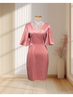 ราตรีสั้นสีชมพูเข้ม แขนระฆังคอวี ไซส์ S