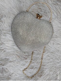 กระเป๋าคลัทช์หัวใจหูหิ้ว+สายโซ่ สีทอง