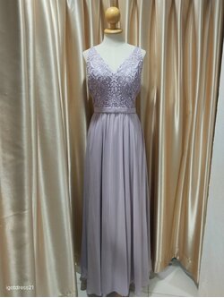 (PRE-LOVED) ชุดราตรียาวชีฟองสีม่วงสายเดี่ยวหน้าลูกไม้ M