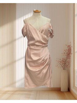 ราตรีสั้นสีครีม สายเดี่ยวโอบไหล่ ไซส์ M