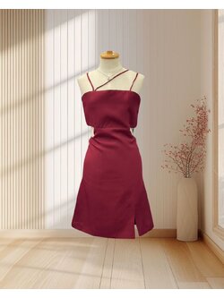 (PRE-LOVED) ราตรีสั้นสีแดงสายเดี่ยว เว้าเอว ไซส์ S