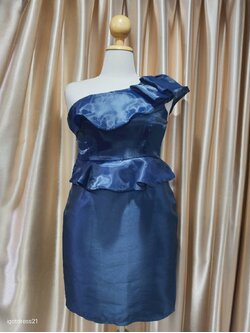 (PRE-LOVED) เดรสสั้นบ่าเฉียงสีน้ำเงิน 2XL