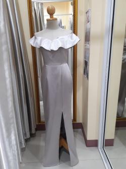 (PRE-LOVED) ราตรียาวสีเทาปาดไหล่ระบายอก (S)