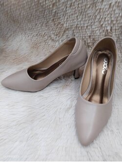 รองเท้าคัชชูครีม39