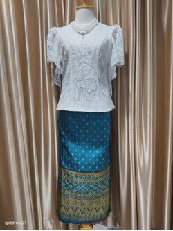 ผ้าถุงปักลายน้ำทะเล