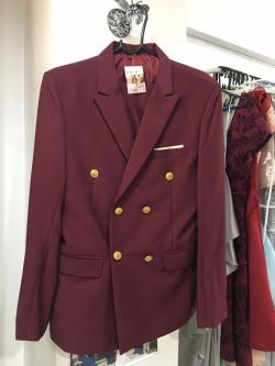 เสื้อสูทผู้ชายสีเเดงไวน์กระดุมทอง (L)