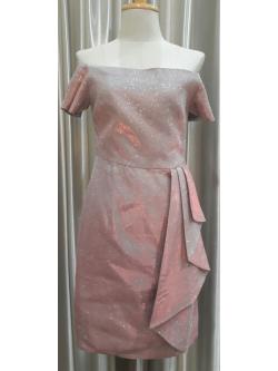 ชุดราตรีสั้นสีชมพูเปิดไหล่ Size : L