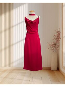 ราตรียาวสีแดง สายเดี่ยวคอถ่วง ผ้าทิ้งตัว พร้อมผ้าพันคอ ไซส์ S