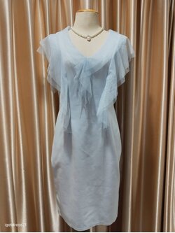 (PRE-LOVED) ชุดราตรีสั้นสีฟ้าเเขนกุดอกเเต่งมุ้ง (S)
