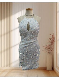 (PRE-LOVED) ราตรีสั้นสีขาว ปักเลื่อมสีโฮโลแกรม ฟูฟ่อง ฟรุ้งฟริ้ง เซ็กซี่ ขี้เล่น ไซส์ S