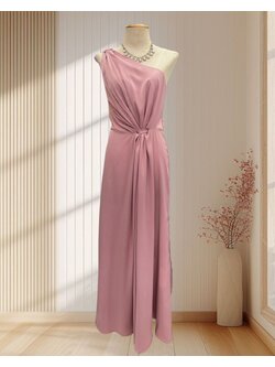 ราตรียาวสีชมพู บ่าเฉียง แต่งเอว ผ้าพรีเมี่ยมซาตินหรูหราแพง ไซส XL