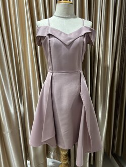 ชุดราตรีสีชมพูเปิดไหล่กระโปรงเฉียง (Size : L)