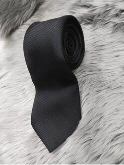 เนคไทผู้ชายสีดำ