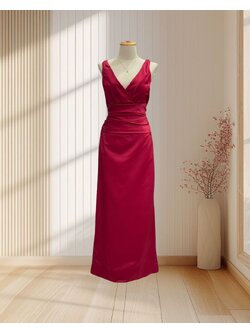 (PRE-LOVED) ราตรียาวสีแดง แขนกุด คอวีแหวกลึก หน้า-หลัง ผ้าอย่างดี ไซส์ L