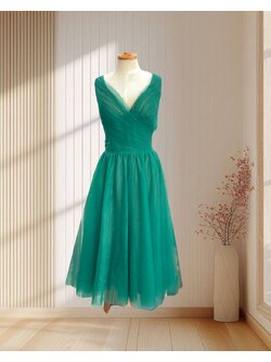 (PRE-LOVED) ราตรีสั้นสีเขียว ผ้ามุ้ง แขนกุดคอวี กระโปรงบาน ทิงเกอร์เบลล์ ไซส์ 2XL